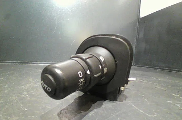 Commande clignotant Renault GRAND SCÉNIC II (JM0-1_) 1.9 dci (jm0g, jm12, jm1g, jm2c) (2004-2006) occasion — photo 2