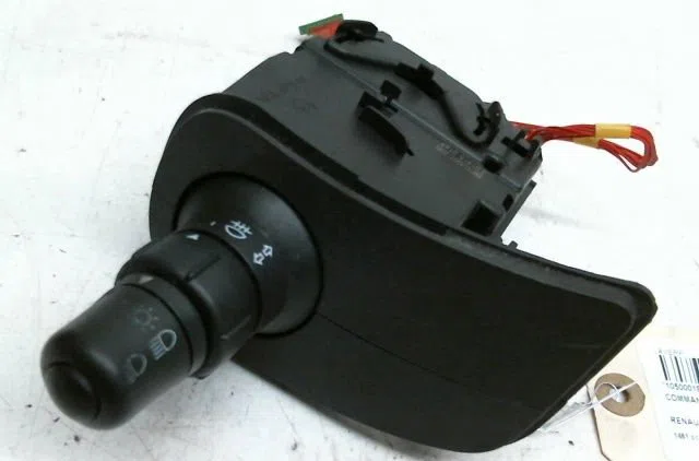 Commande clignotant Renault KANGOO Express (FW0-1_) 1.5 dci 75 (fw07, fw10, fw04) (2010) 4 portes occasion