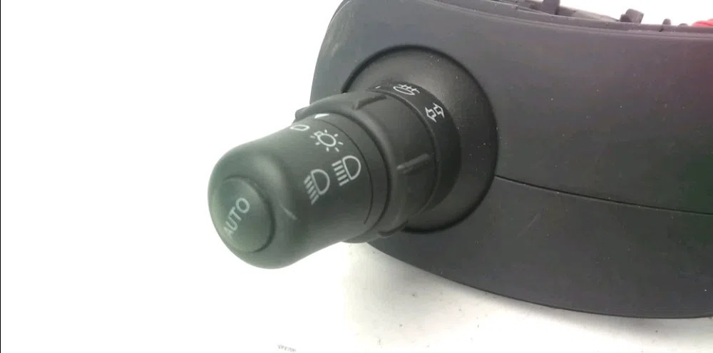 Commande clignotant Renault KANGOO Express (FW0-1_) 1.5 dci 75 (fw07, fw10, fw04) (2010) 4 portes occasion — photo 2