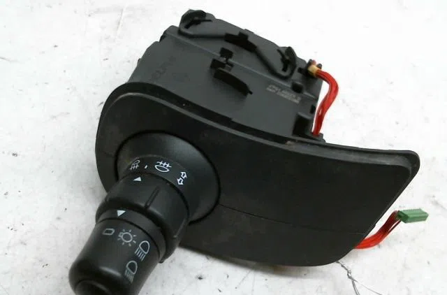 Commande clignotant Renault KANGOO - GRAND KANGOO II (KW0-1_) 1.5 dci 85 (kw0k, kw0l, kw0b) (2008) 4 portes occasion — photo 2