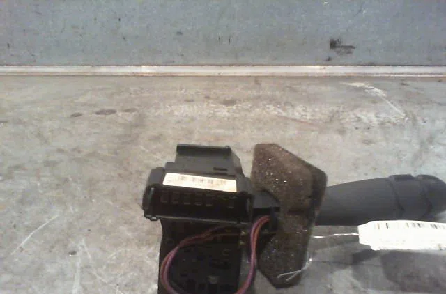 Commande clignotant RENAULT LAGUNA 2000 occasion — photo 2