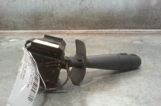 Commande clignotant RENAULT MEGANE 1998 occasion — photo 2