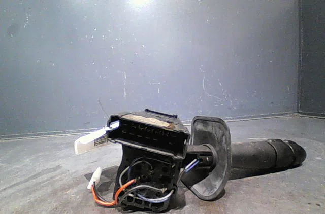 Commande clignotant Renault MEGANE I (BA0-1_) 1.4 16v (ba0d, ba1h, ba0w, ba10) (1999-2003) occasion — photo 2