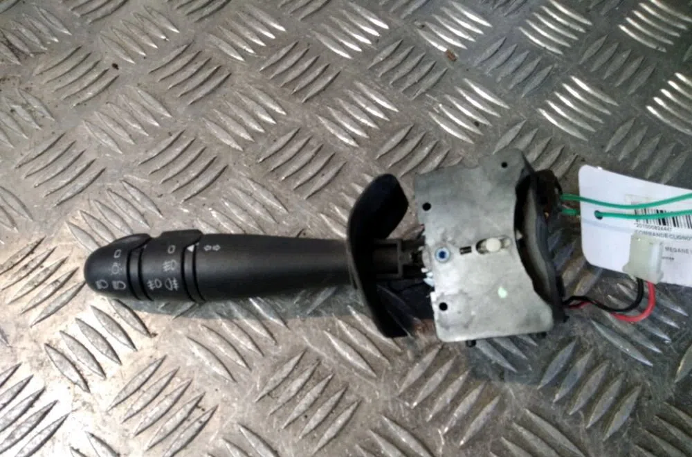 Commande clignotant Renault MEGANE I (BA0-1_) 1.9 dci (ba05, ba1f) (2001-2003) occasion — photo 3