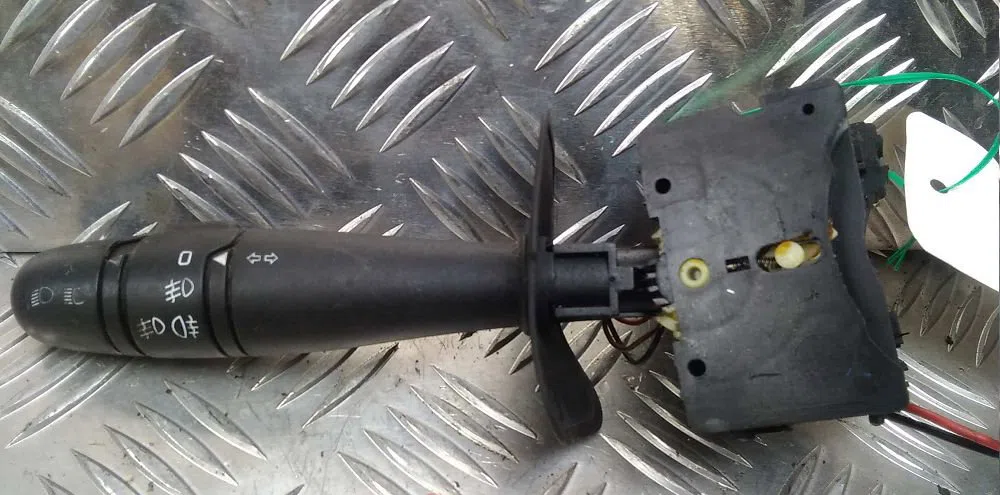 Commande clignotant Renault MEGANE I (BA0-1_) 1.9 dci (ba05, ba1f) (2001-2003) occasion — photo 3