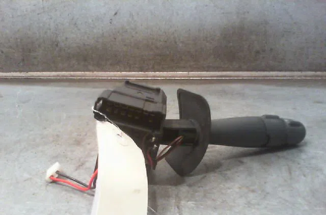 Commande clignotant RENAULT MEGANE I Phase 1 11-1995--03-1999 occasion — photo 2
