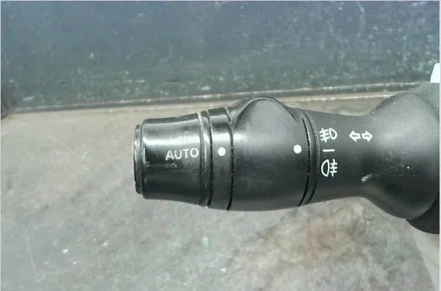 Commande clignotant Renault MEGANE III Grandtour (KZ0-1) 1.5 dci (kz09, kz0d, kz1g, kz29, kz14, kz1w, kz10, kz1f,... (2009) 5 po occasion — photo 2