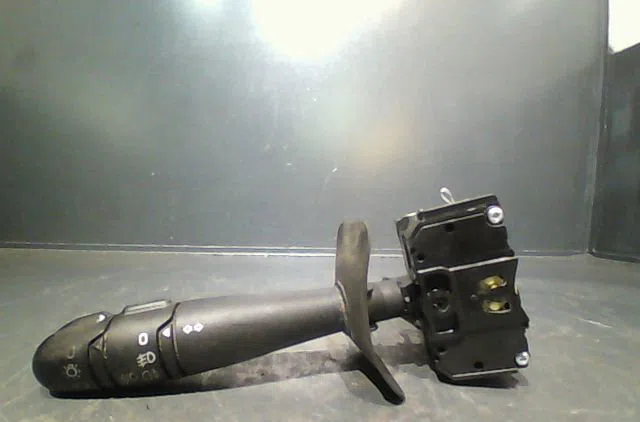 Commande clignotant Renault SCÉNIC I Monospace (JA0-1_, FA0_) 1.6 (ja00, ja16, ja15, ja19, ja1v, ja2b, ja2c, ja0b,... (1999-2003 occasion — photo 3