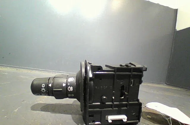 Commande clignotant Renault SCÉNIC II (JM0-1_) 1.6 16v (jm1r) (2005-2008) occasion — photo 3