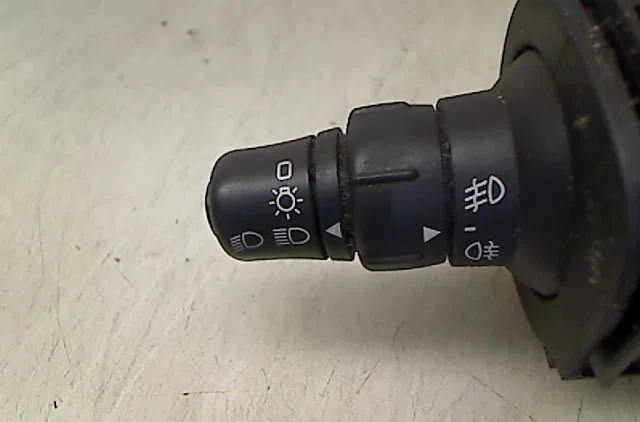 Commande clignotant Renault SCÉNIC II (JM0-1_) 1.9 dci (2003-2008) occasion — photo 2