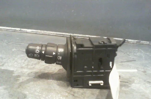 Commande clignotant Renault SCÉNIC II (JM0-1_) 1.9 dci (jm0g, jm12, jm1g, jm2c) (2003-2006) occasion