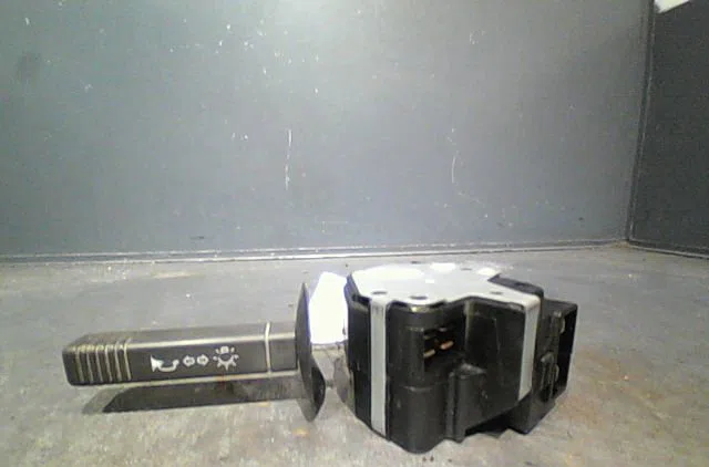 Commande clignotant Renault SUPER 5 (B-C40_) 1.2 (b-c40f) (1987-1990) occasion — photo 2