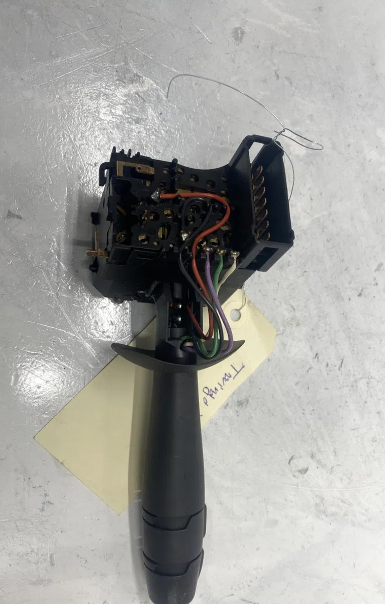 Commande clignotant Renault TWINGO II (CN0_) 1.2 16v (cn0k, cn0v) (2007) 3 portes occasion — photo 2