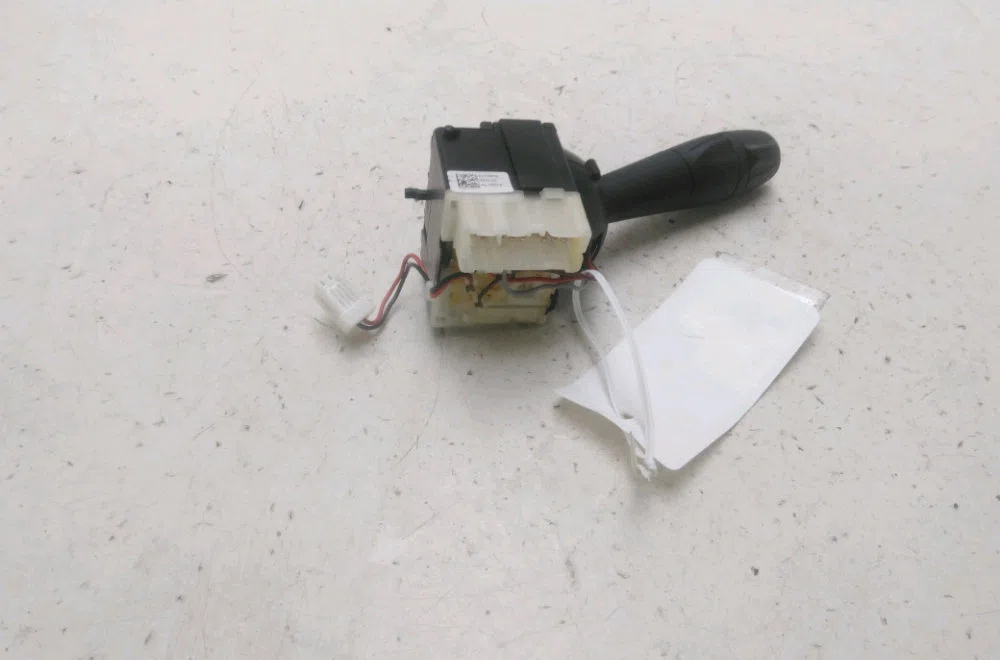 Commande clignotant Renault TWINGO III (BCM_, BCA_) 1.0 sce 70 (2014) 5 portes occasion — photo 2
