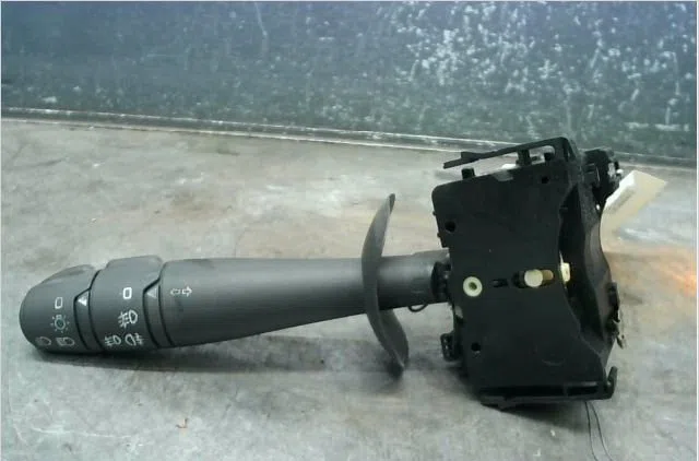 Commande clignotant Renault VEL SATIS (BJ0_) 2.2 dci (bj0e, bj0f) (2002-2009) 5 portes occasion — photo 3