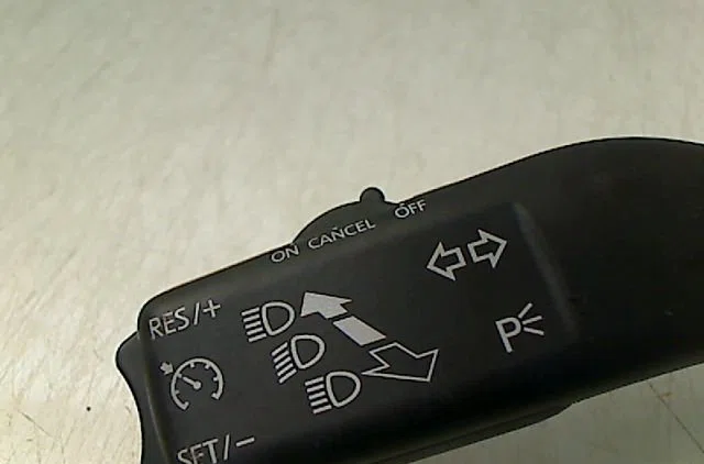 Commande clignotant SEAT ALTEA 2009 occasion — photo 2