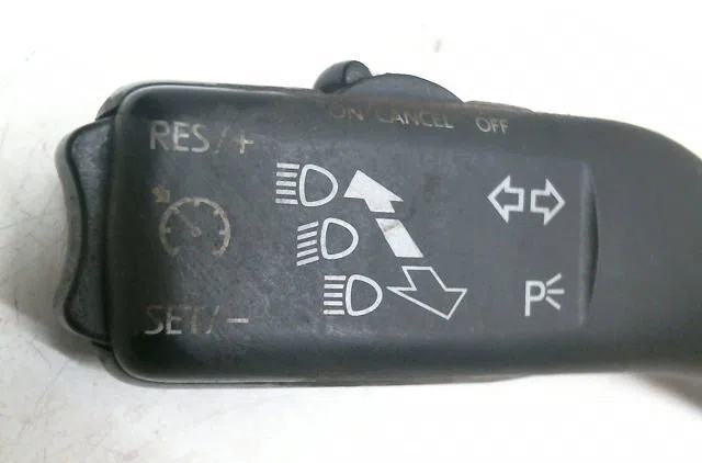 Commande clignotant SEAT ALTEA occasion — photo 2