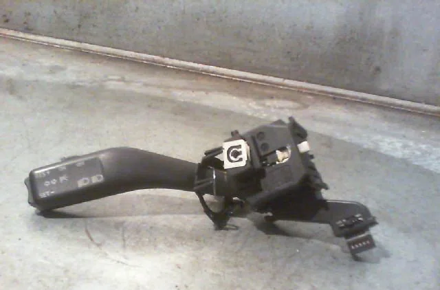 Commande clignotant SEAT ALTEA Phase 1 04-2004--05-2009 occasion — photo 4