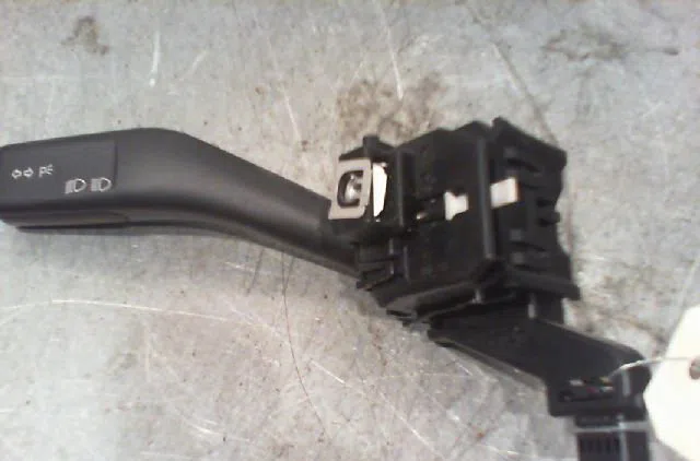 Commande clignotant SEAT LEON 2007 occasion — photo 2