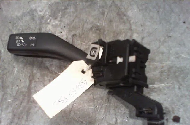 Commande clignotant SEAT LEON 2008 occasion — photo 2