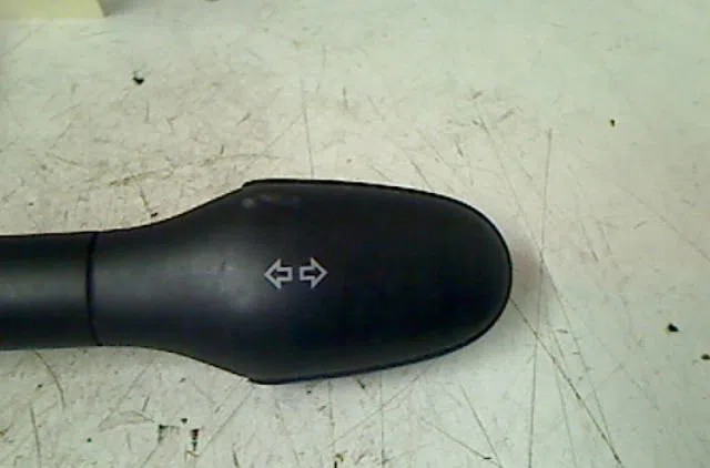 Commande clignotant SEAT TOLEDO occasion — photo 2