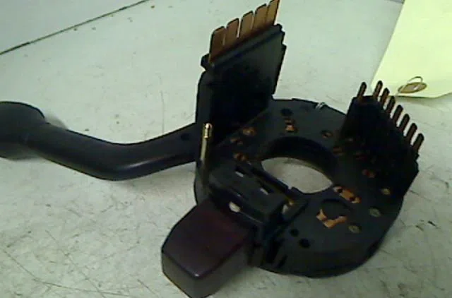Commande clignotant SEAT TOLEDO occasion — photo 4