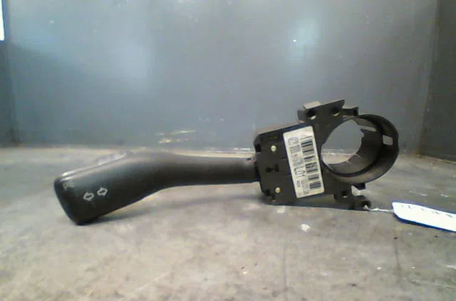 Commande clignotant SKODA FABIA 2006 occasion — photo 3