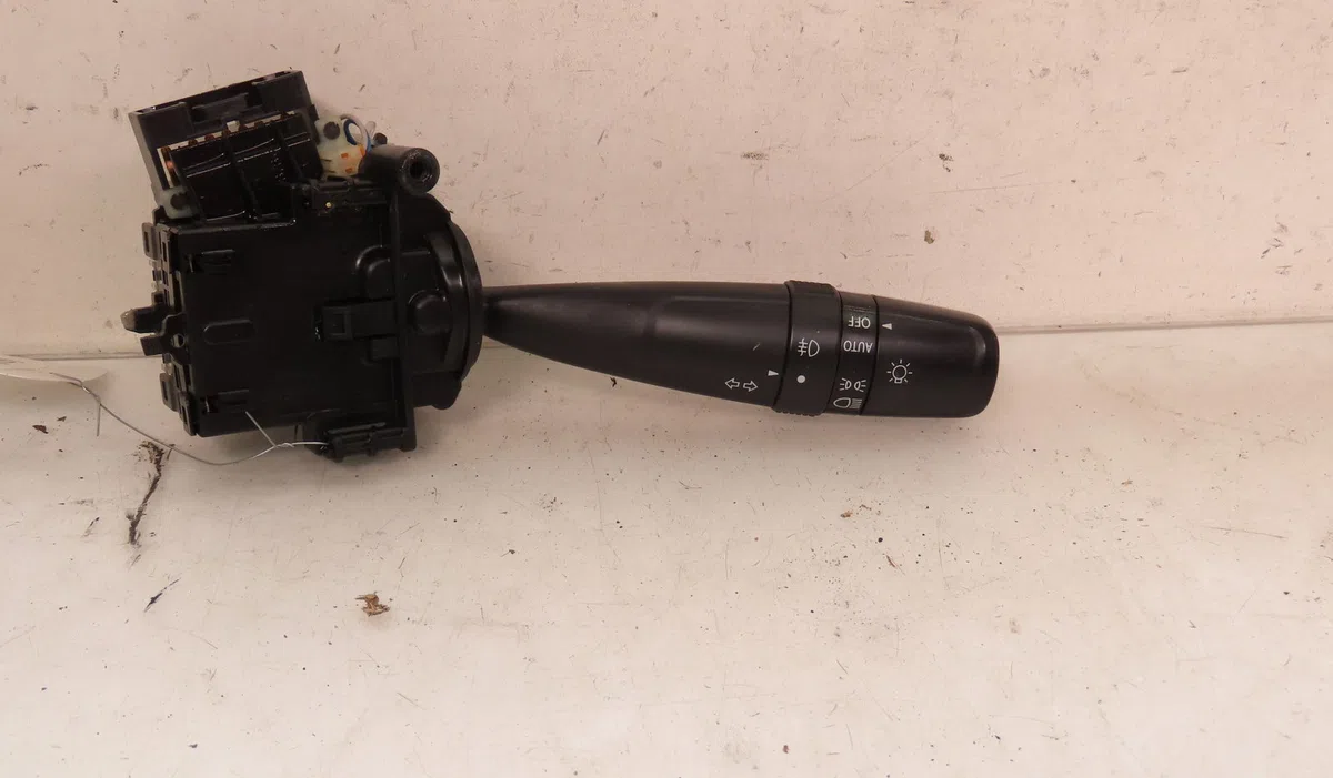 Commande clignotant SUZUKI SWIFT 2011 occasion — photo 3