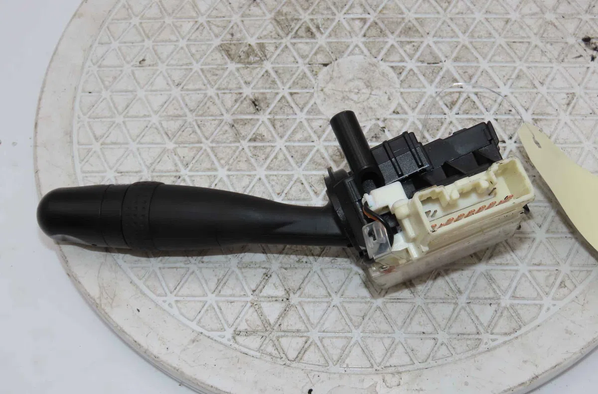 Commande clignotant SUZUKI SWIFT III occasion — photo 2