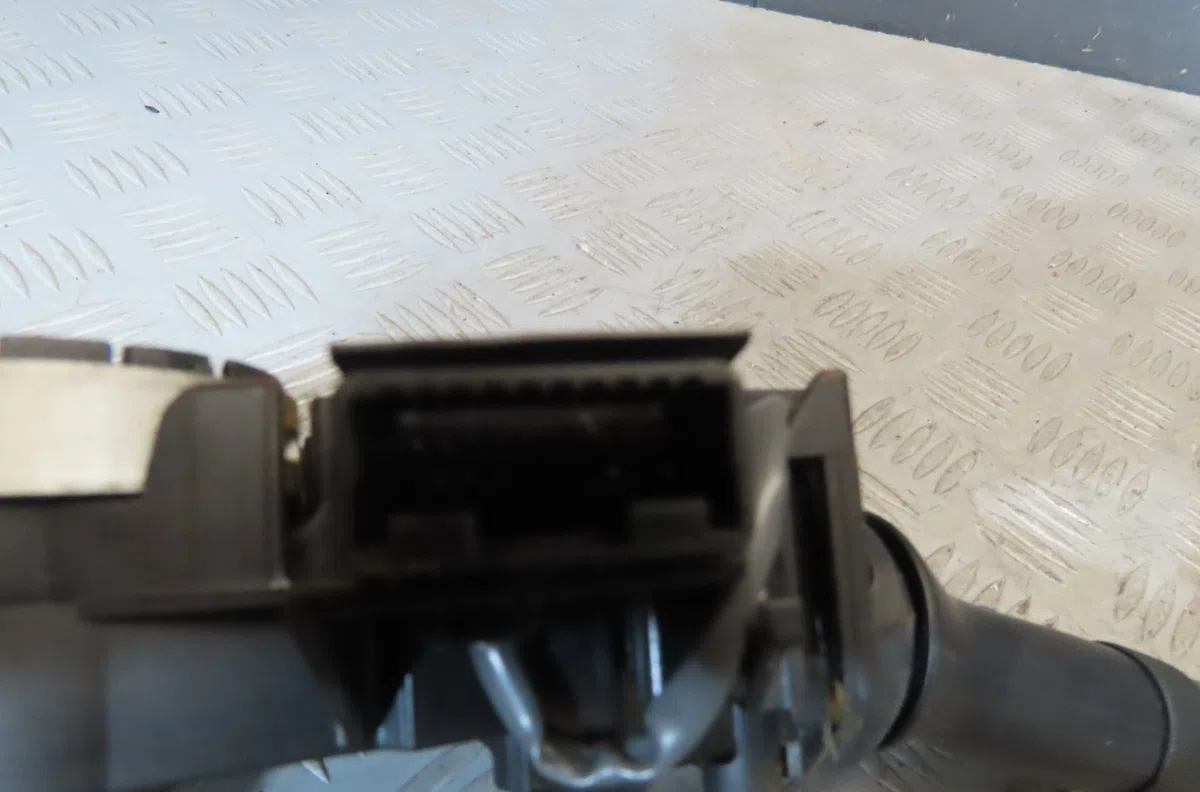 Commande clignotant TOYOTA HILUX occasion — photo 4