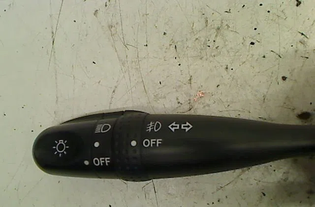 Commande clignotant TOYOTA RAV4 115 D-4D VX occasion — photo 2