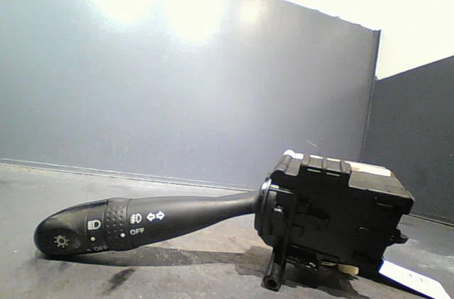 Commande clignotant TOYOTA RAV4 II Phase 1 07-2000--10-2003 VX D occasion — photo 3