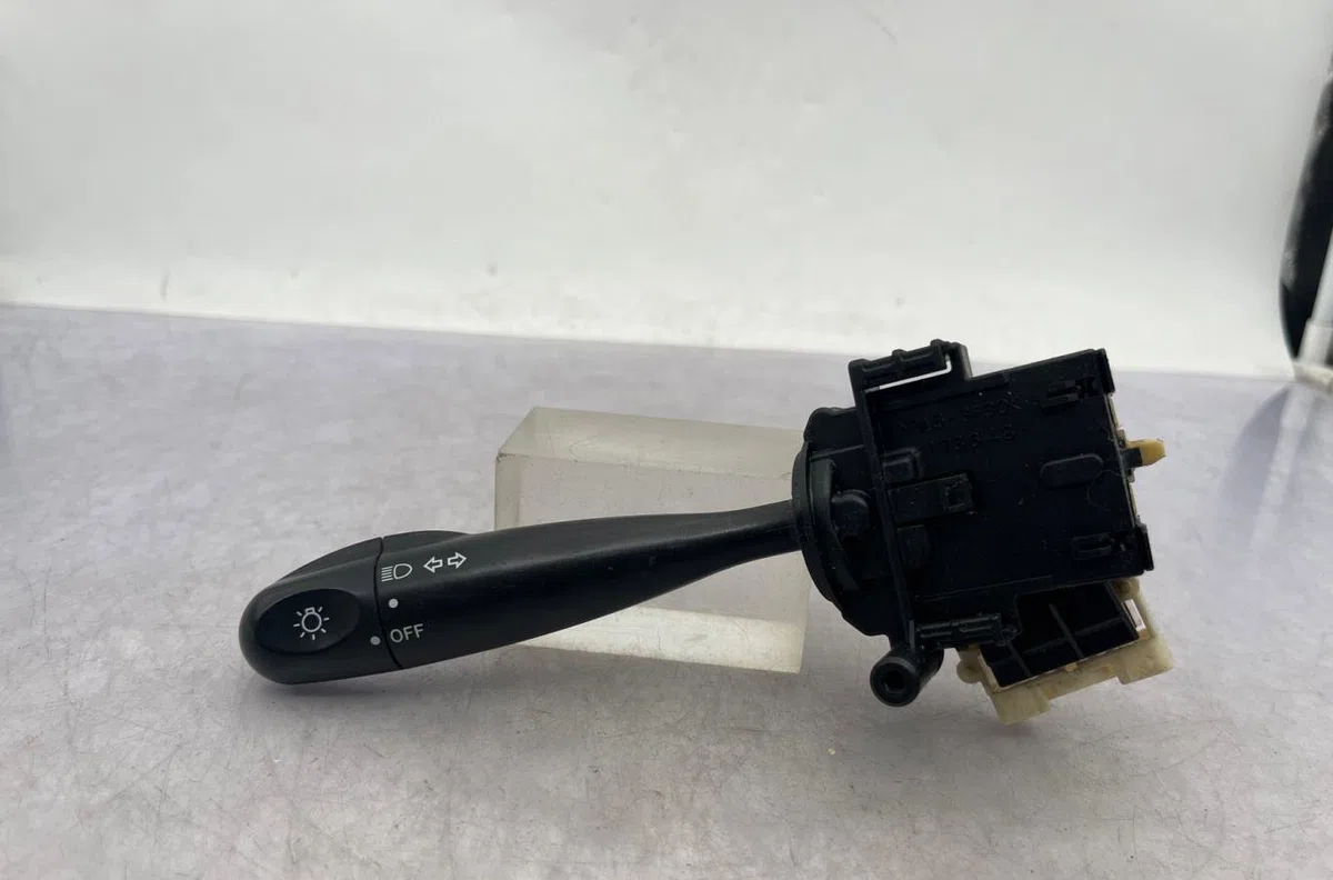 Commande clignotant TOYOTA YARIS 1 PHASE 1 occasion — photo 3