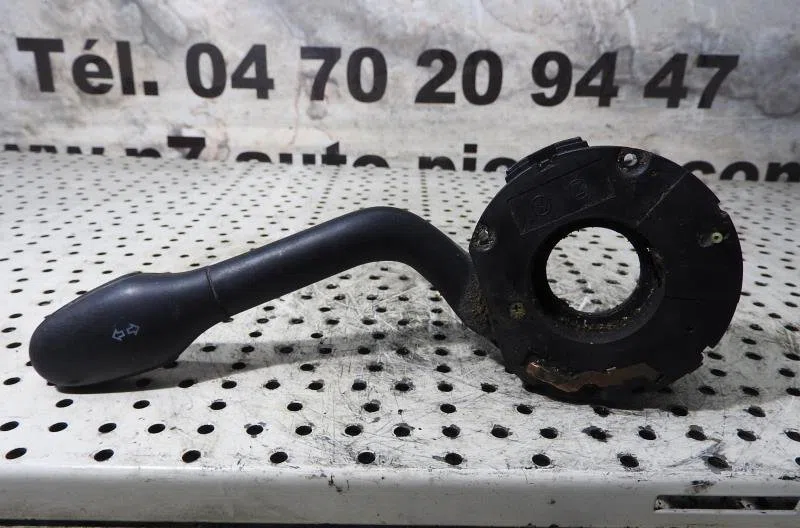 Commande clignotant VOLKSWAGEN CADDY 2 occasion — photo 2