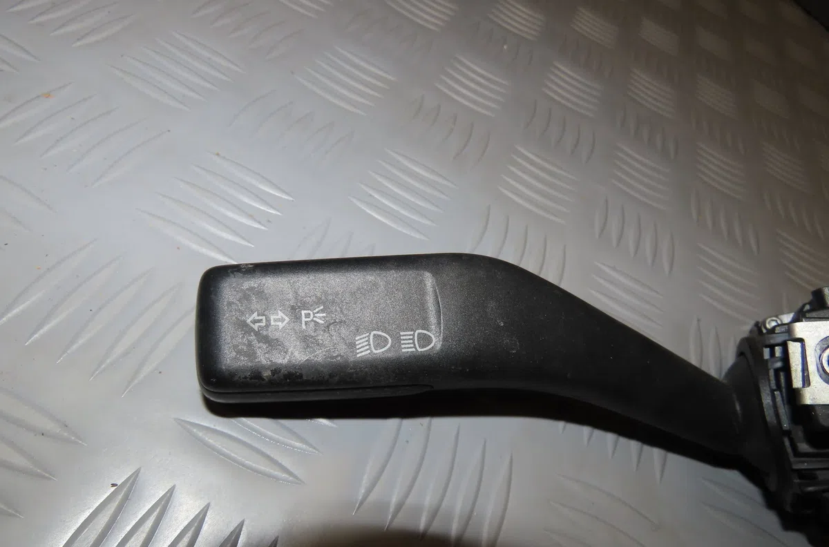 Commande clignotant VOLKSWAGEN GOLF 2007 occasion — photo 2