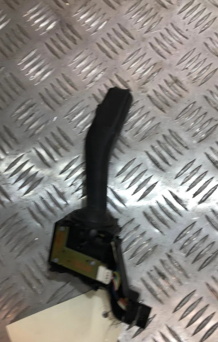 Commande clignotant VOLKSWAGEN GOLF 5 occasion — photo 2