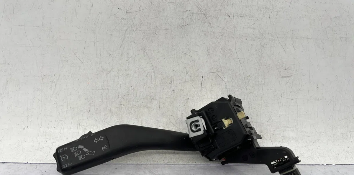 Commande clignotant VOLKSWAGEN GOLF 6 occasion — photo 2