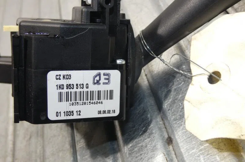 Commande clignotant VOLKSWAGEN GOLF 6 occasion — photo 2