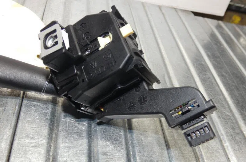 Commande clignotant VOLKSWAGEN GOLF 6 occasion — photo 4