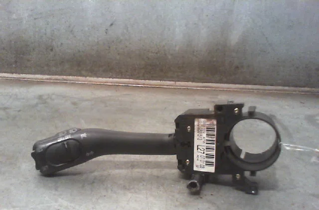 Commande clignotant VOLKSWAGEN GOLF IV Phase 1 01-1998--05-2004 occasion — photo 3