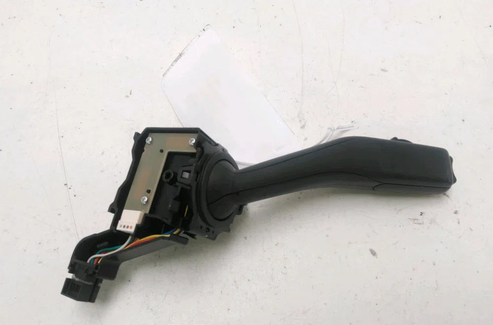 Commande clignotant Volkswagen GOLF PLUS V (5M1, 521) 1.9 tdi (2005-2009) occasion — photo 2