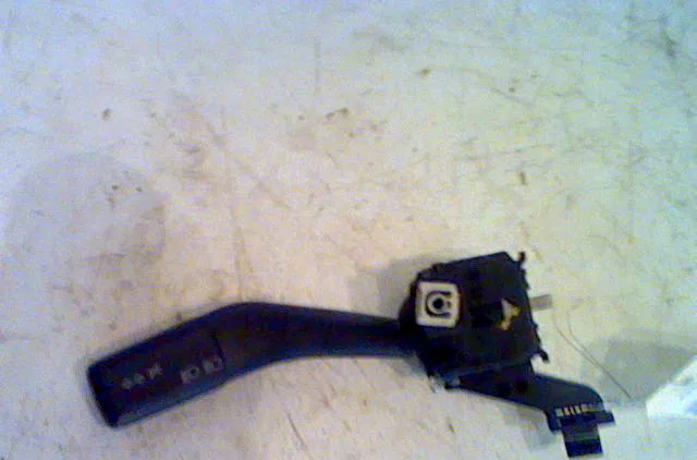 Commande clignotant VOLKSWAGEN GOLF V 2004 occasion — photo 2