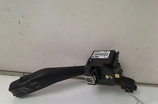Commande clignotant VOLKSWAGEN GOLF V 2008 occasion — photo 4
