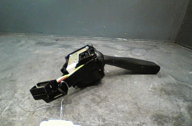 Commande clignotant VOLKSWAGEN GOLF V Phase 1 11-2003--10-2008 occasion