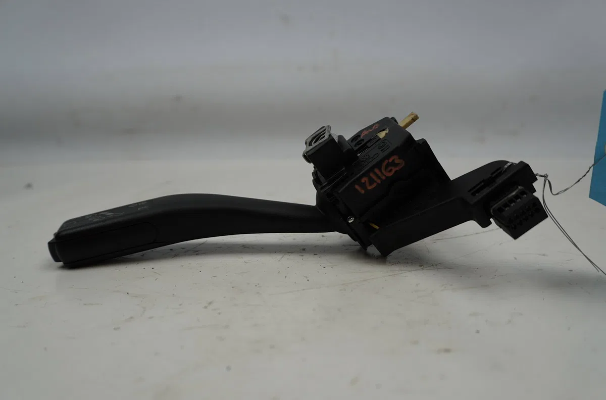 Commande clignotant Volkswagen GOLF VI (5K1) 1.4 tsi (2008-2012) 5 portes occasion — photo 2