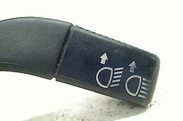 Commande clignotant VOLKSWAGEN POLO occasion — photo 2