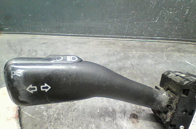 Commande clignotant Volkswagen SHARAN (7M8, 7M9, 7M6) 1.9 tdi (1996-2000) 5 portes occasion — photo 2