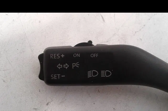 Commande clignotant Volkswagen TOURAN (1T1, 1T2) 1.9 tdi (2003-2004) occasion — photo 2