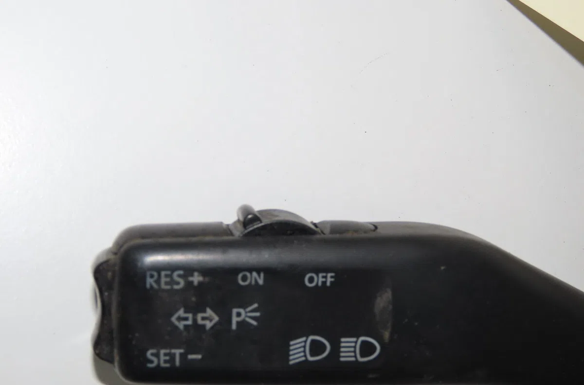 Commande clignotant Volkswagen TOURAN (1T1, 1T2) 2.0 tdi 16v (2003-2010) 5 portes occasion — photo 2