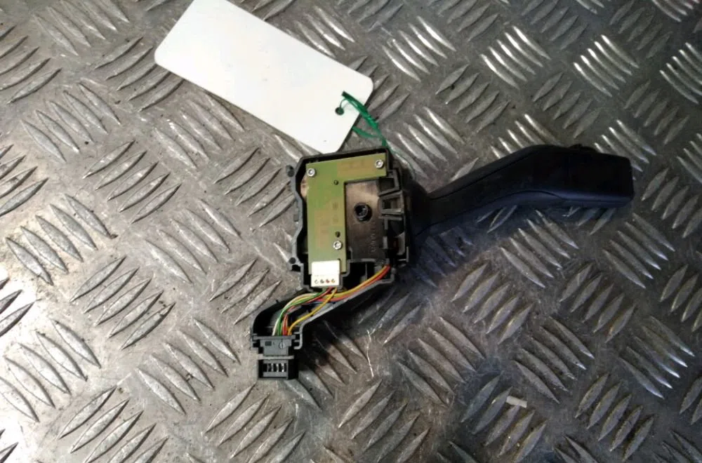 Commande clignotant Volkswagen TOURAN (1T1, 1T2) 2.0 tdi (2003-2010) 5 portes occasion — photo 2